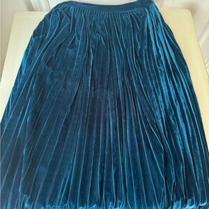 Elegant Teal Velvet Skirt